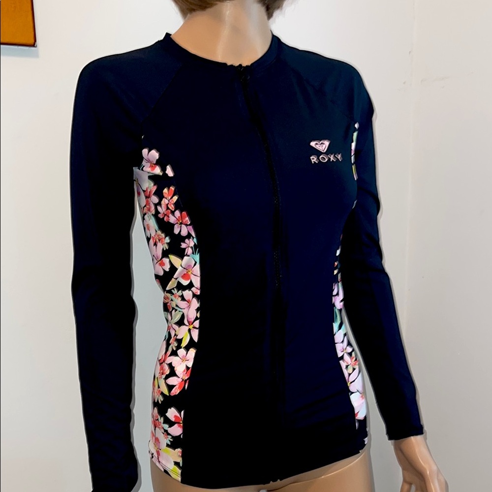 ROXY NWOT RASH GUARD🏄‍♀️